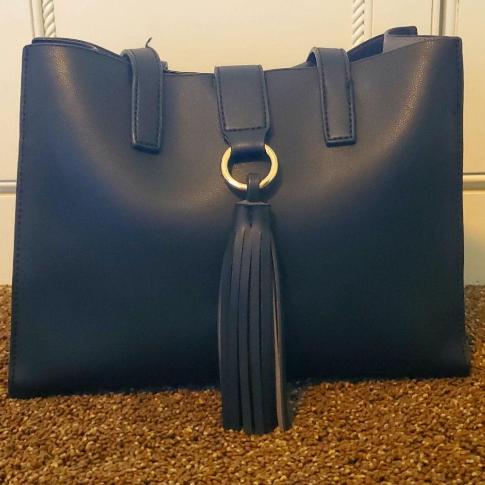 Black Hynes Victory convertible handbag with removable crossbody strap